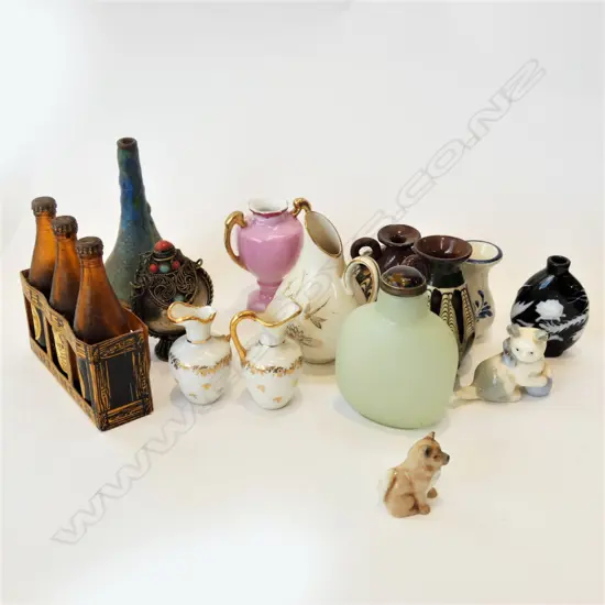 BOX LOT MINIATURES & SNUFF BOTTLES ETC