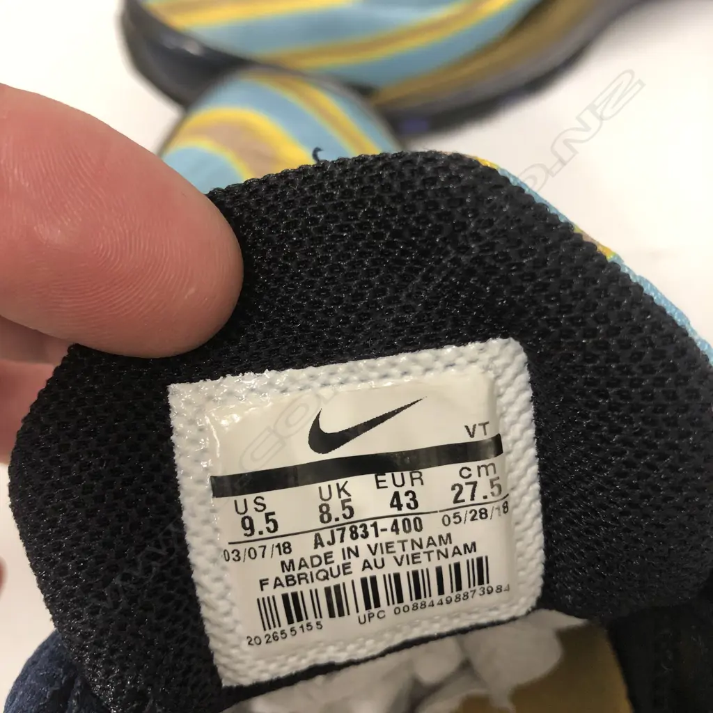 AS NEW NIKE AIR MAX DELUXE TRAINERS Image 1++