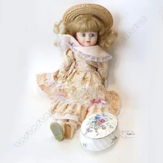 WEDGWOOD AVESBURY LIDDED DISH - IN ORIGINAL BOX  L 105MM + PORCELAIN DOLL