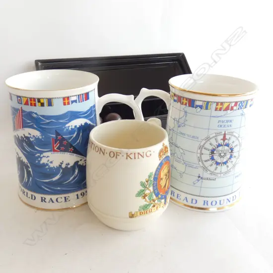 3 MUGS + LIDDED LACQUER CONTAINER w. 8 MINI BOULES L.300mm