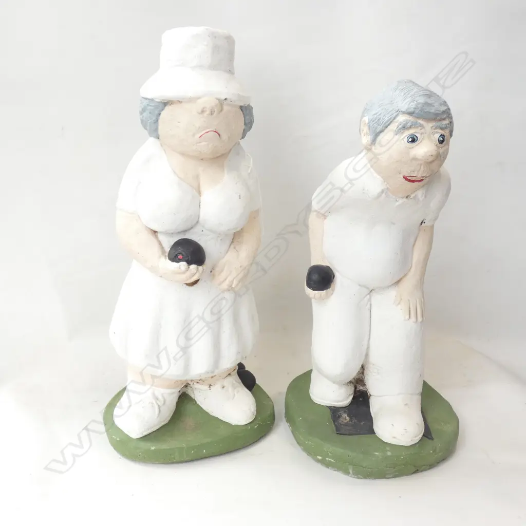 PR PAINTED CONCRETE LAWN BOWLERS H.430mm Image 1++