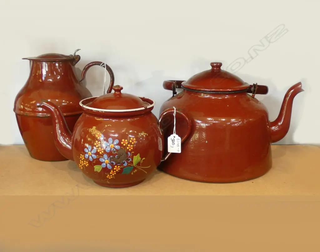 3 PIECES VINTAGE RED ENAMELWARE TPOT ETC Image 1++