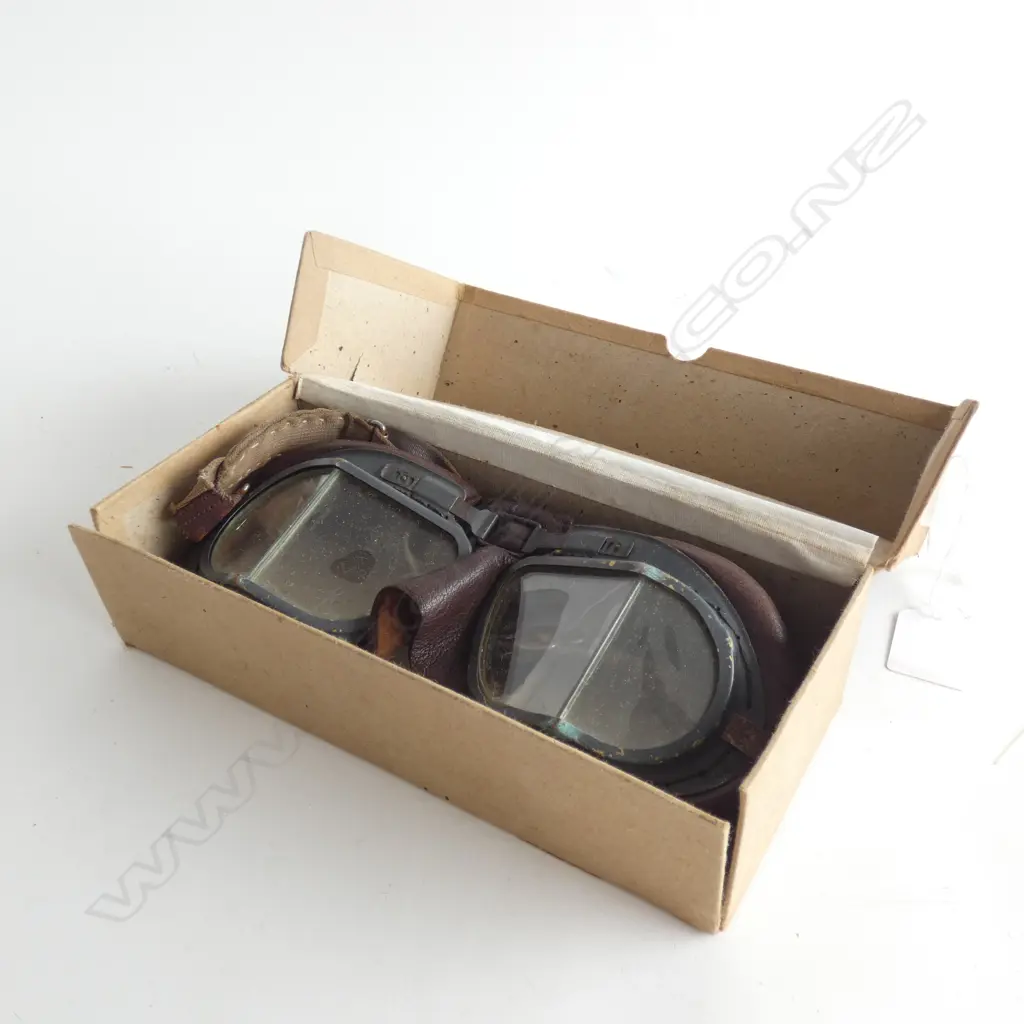 WWII RAF FLYING GOOGLES MK. VIII IN ORIG. BOX  Image 1++