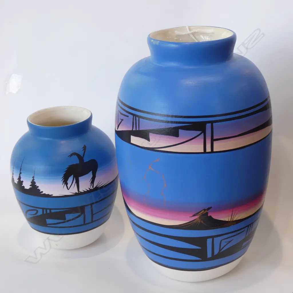 PR AMERICAN INDIAN POTTERY PAINTED & SIGNED VASES LARGEST H. 255MM Image 1++