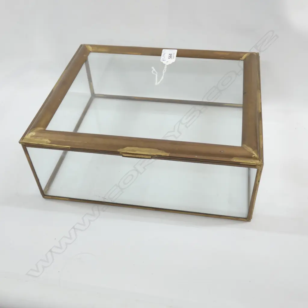 COPPER & GLASS DISPLAY BOX... Image 1++