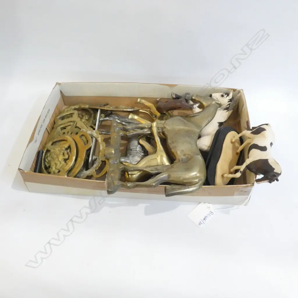 BOX LOT ASST. HORSE BRASSES ETC Image 1++