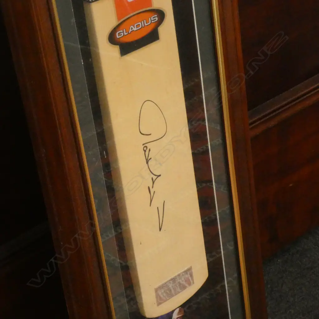 FRAMED MATTHEW HAYDEN SIGNED CRICKET BAT - WORLD RECORD RUNS  1200 X 270MM Image 1++