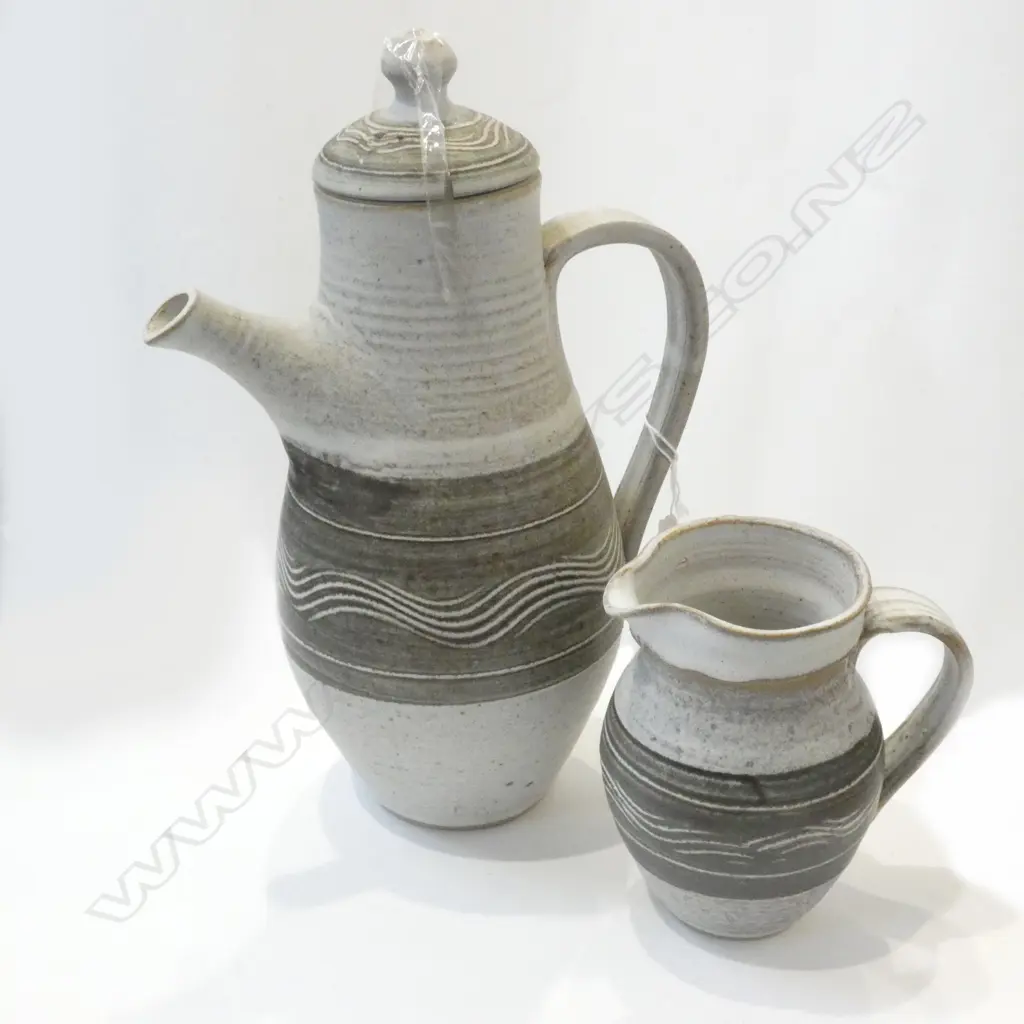 STUDIO POTTERY JUG & COFFEE POT H.295mm Image 1++