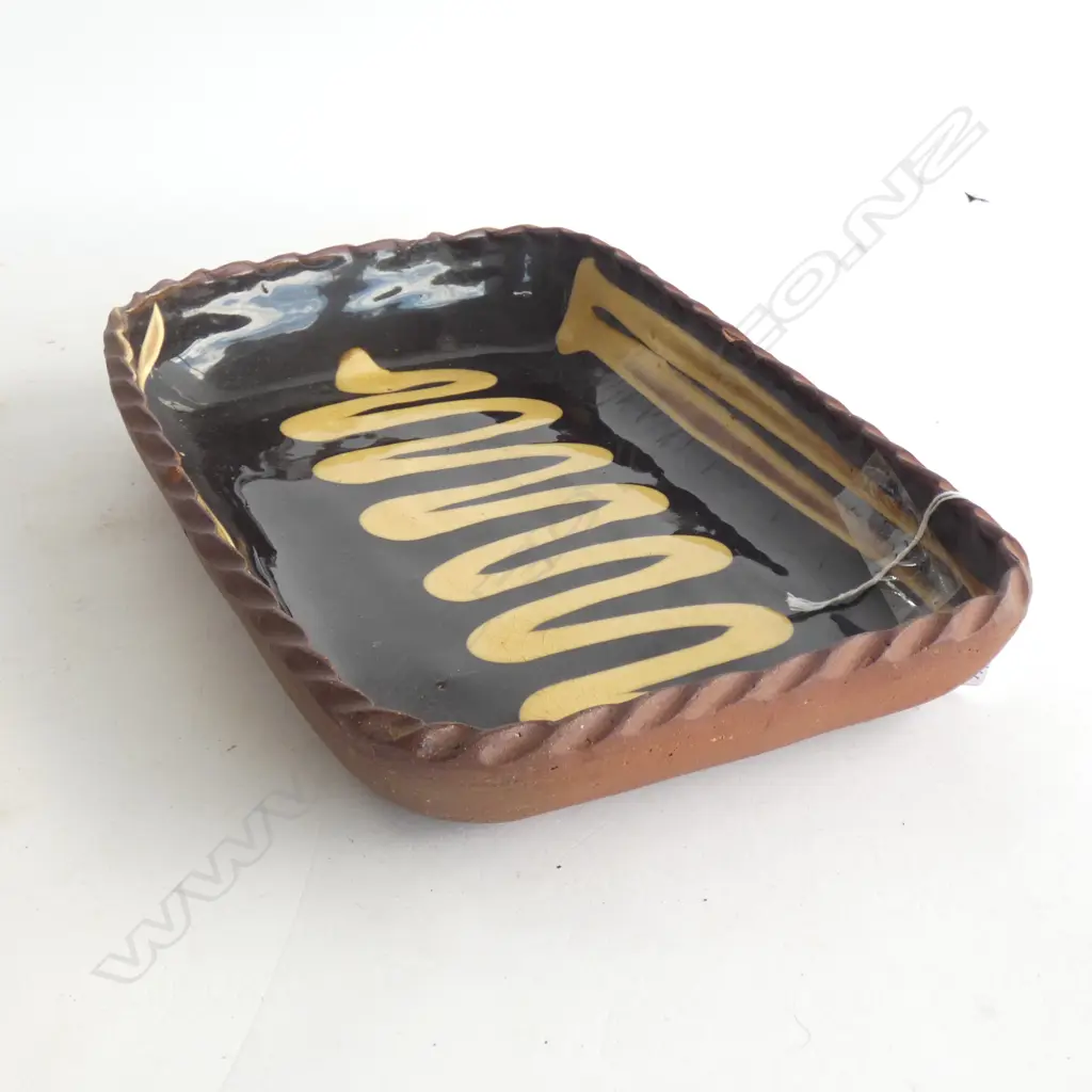 WINCHCOMBE POTTERY BLACK TRAY 320x210mm Image 1++