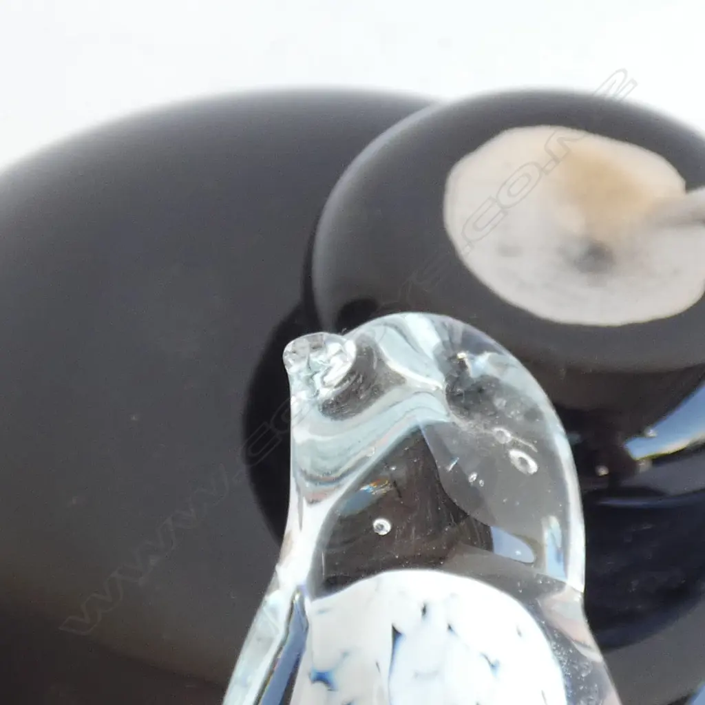 SM BOX ART GLASS BIRDS, CERAMIC SCULPTURE ETC. Image 1++