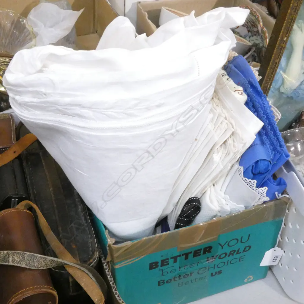 BOX LOT ASST. LINENS  Image 1++