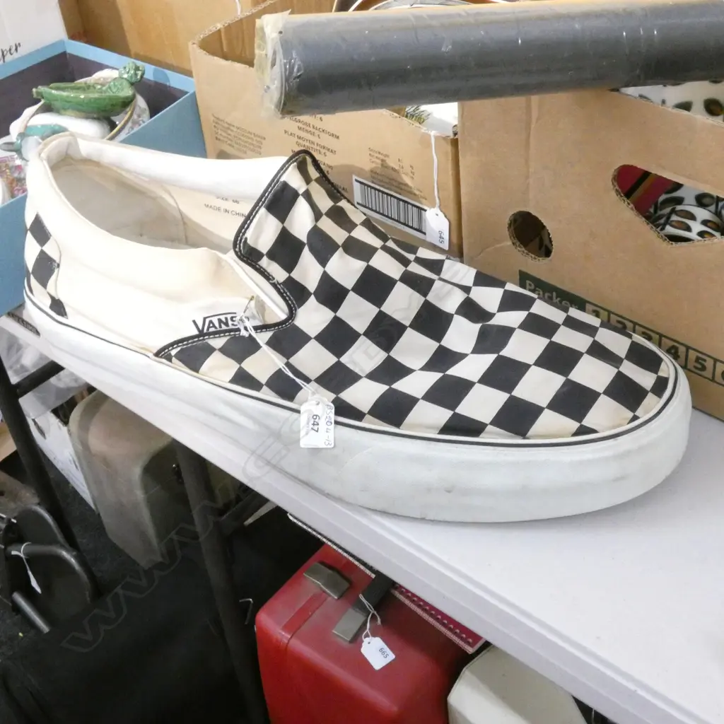 LG VANS BLACK & WHITE DISPLAY SHOE - SZ66 L. 540MM Image 1++