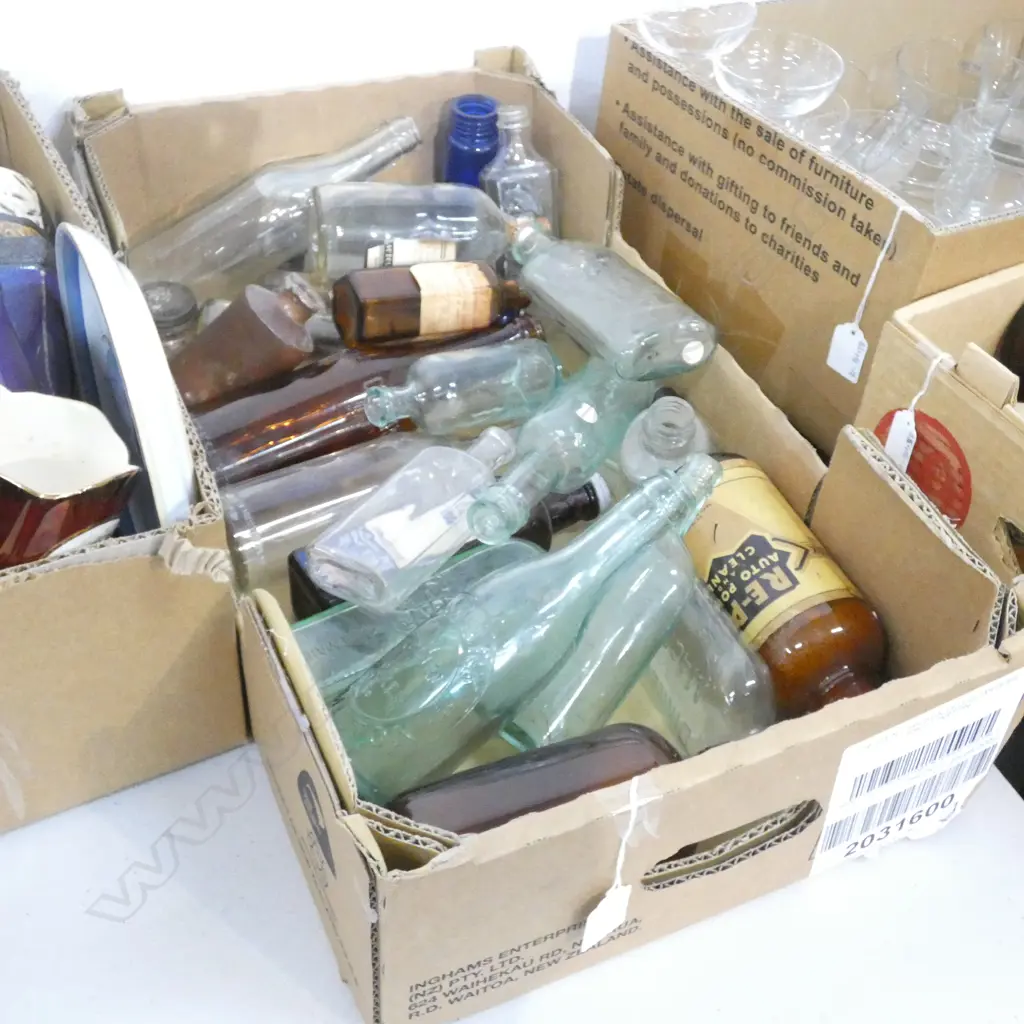 BOX VINTAGE BOTTLES  Image 1++