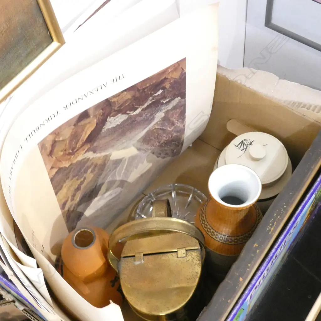 BOX MISC VASES ALEXANDER TURNBULL LIBRARY PRINTS ETC Image 1++