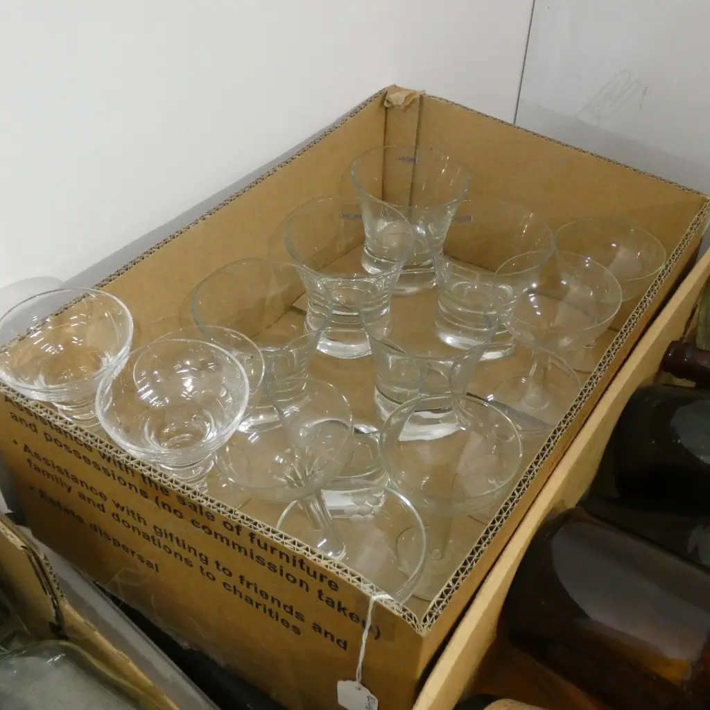 BOX LOT MISC GLASSES; HOLLOW STEM CHAMPAGNE ETC Image 1++