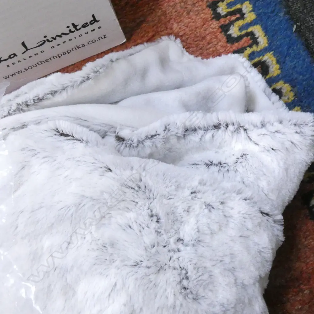 FAUX RABBIT FUR THROW AND ASST SHERIDAN BED LINEN Image 1++