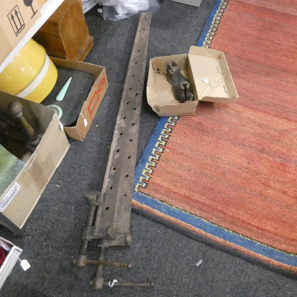 2 OLD METAL CLAMPS L.1400mm Image 1++