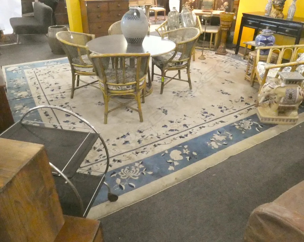 LARGE CHINESE CARPET Image 1++