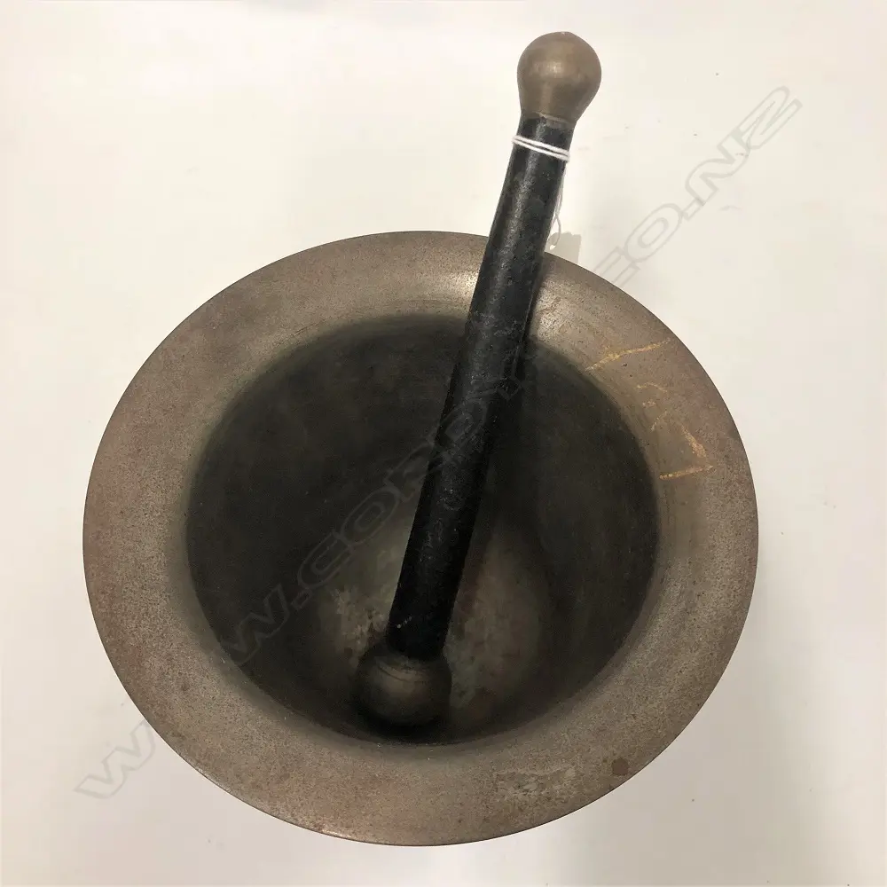 CAST IRON MORTAR AND PESTLE H242 D186mm Image 1++