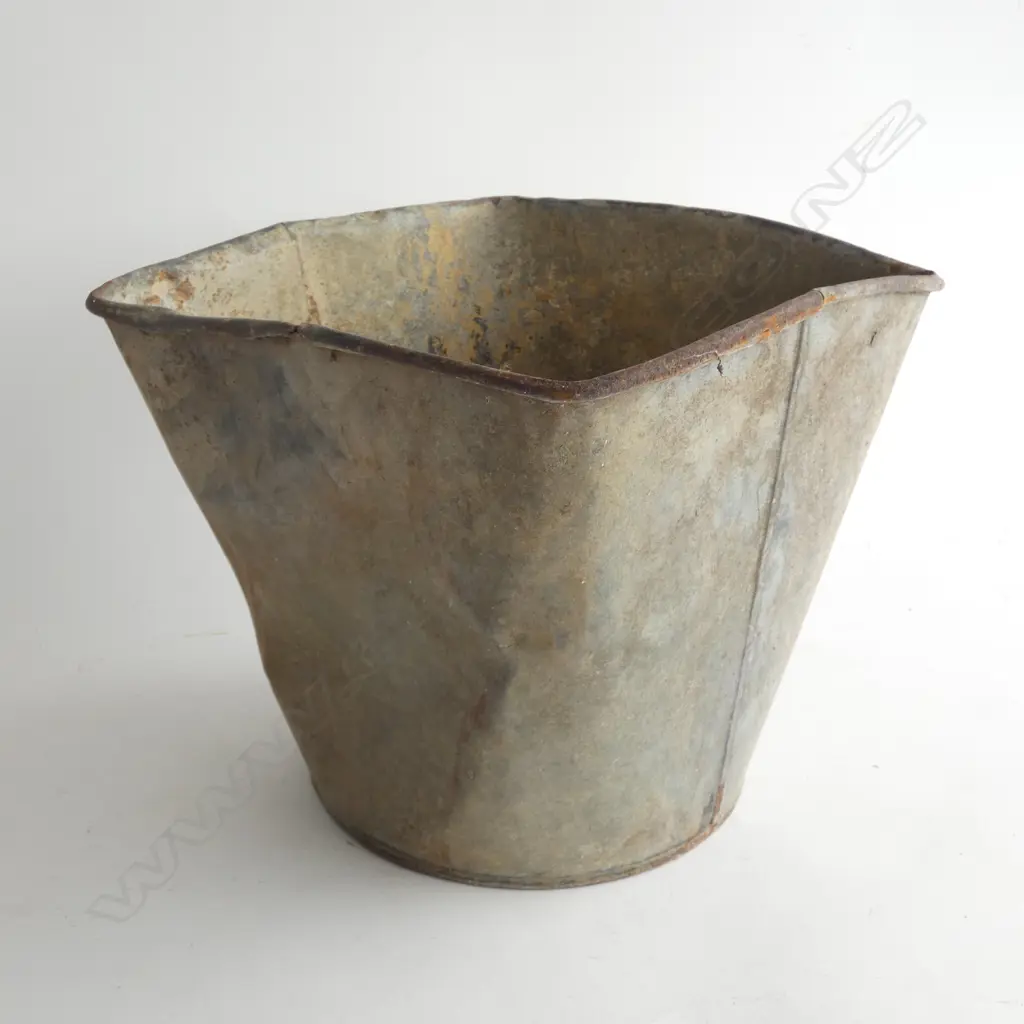 2 VINTAGE WHITE PAINTED METAL BUCKETS H.315mm + BIN & 2 TRAYS  Image 1++