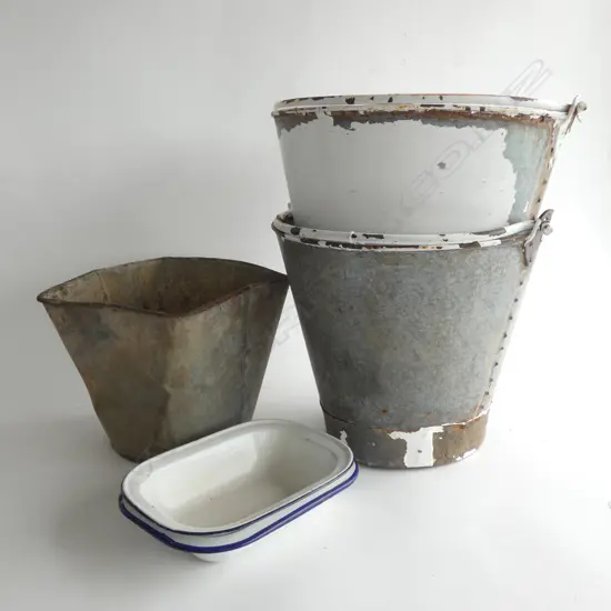 2 VINTAGE WHITE PAINTED METAL BUCKETS H.315mm + BIN & 2 TRAYS 