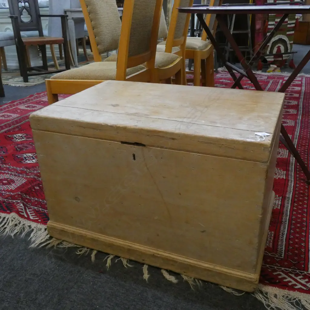 OLD WHITE PINE CHEST (LID A/F) 720 X 490 X 470MM Image 1++