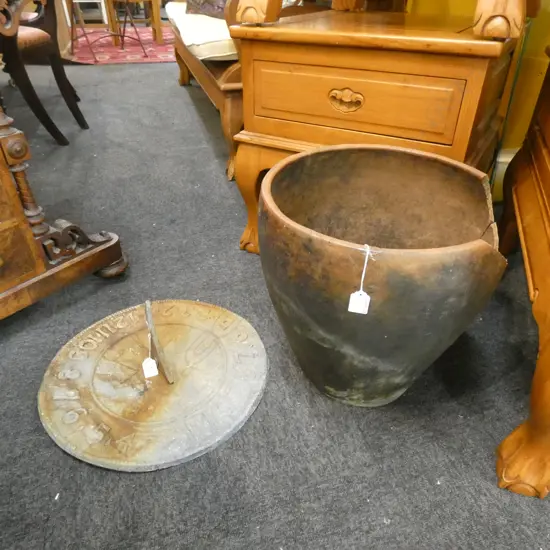 LG TERRACOTTA POT (DIA 375MM) A/F & LG METAL SUNDIAL (DIA 430MM)