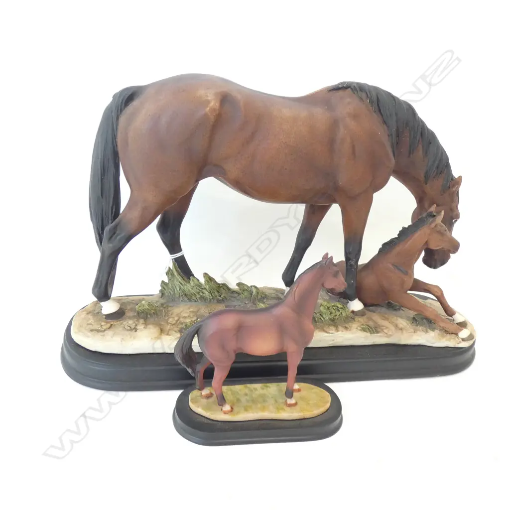 2 RESIN HORSES L.325mm Image 1++