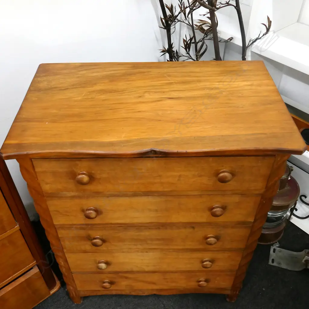 VINTAGE RIMU CHAPMAN-TAYLOR 5 DRAWER CHEST, 760 X 445 X 955MM Image 1++