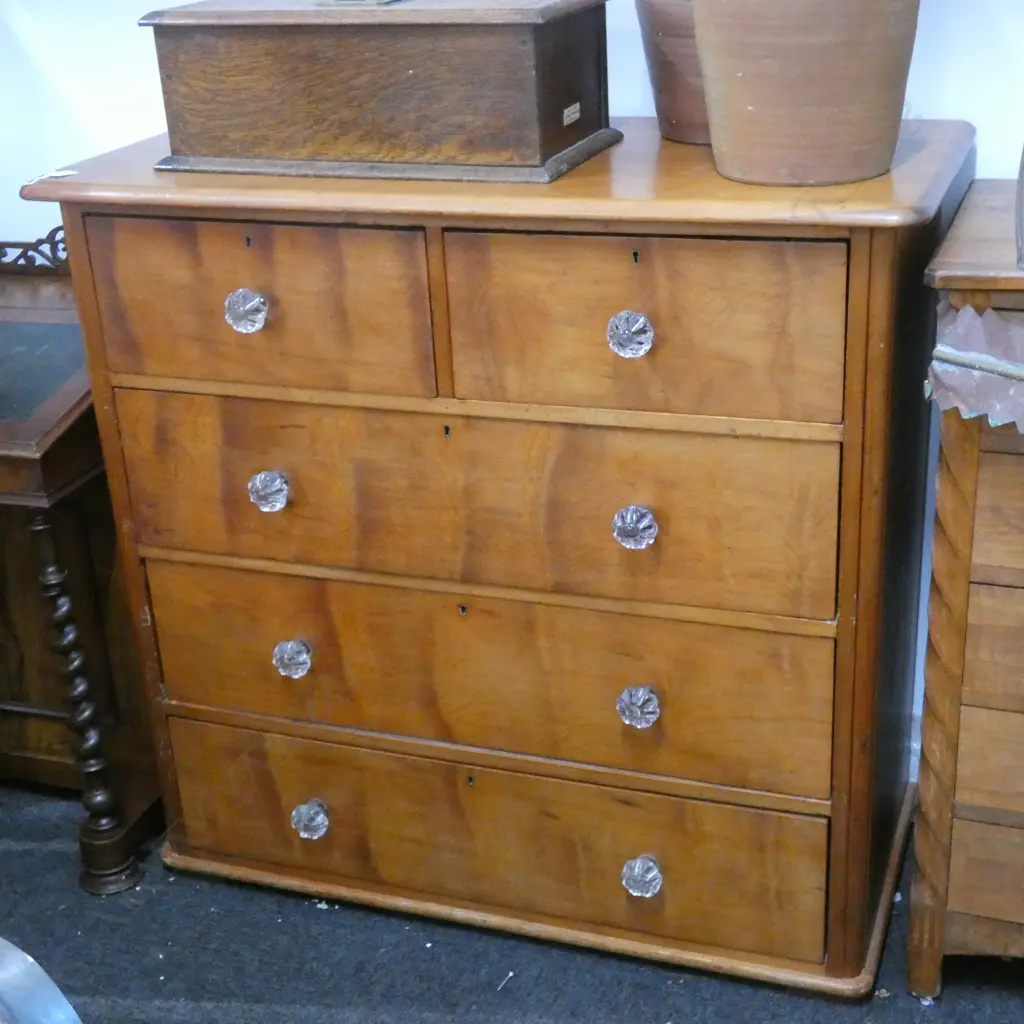COLONIAL KAURI CHEST OF DRAWERS w. GLASS HANDLES... Image 1++