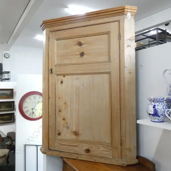 RUSTIC PINE CORNER CABINET 900 X 430 X 1190MM