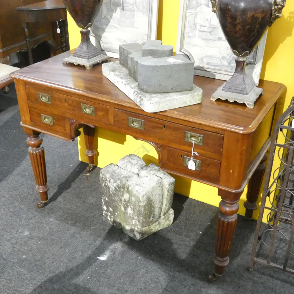 SMALL VICTORIAN MAHOGANY DESK H720 W1039 D475 Image 1++