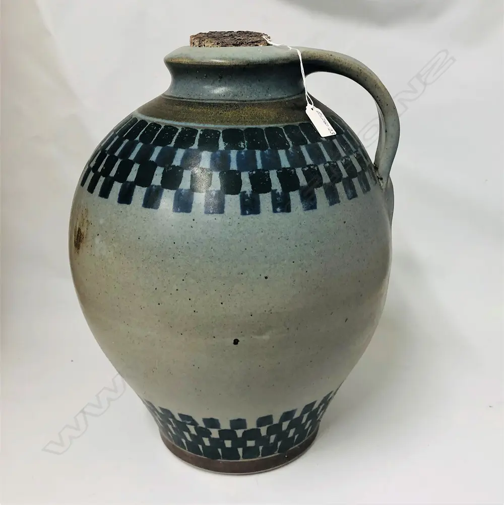 (ZENITH POTTERY) ROBERT HEATHERBELL LGE FLAGON Image 1++