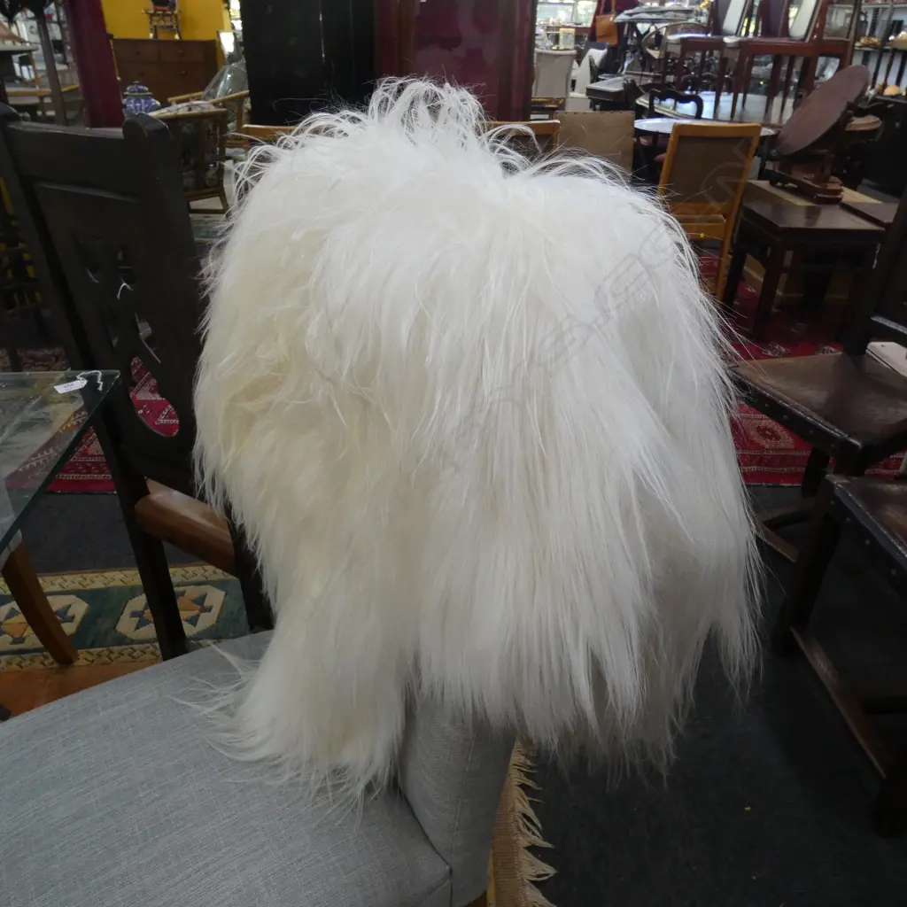 MONGOLIAN WHITE WOOL RUG L.1000mm Image 1++