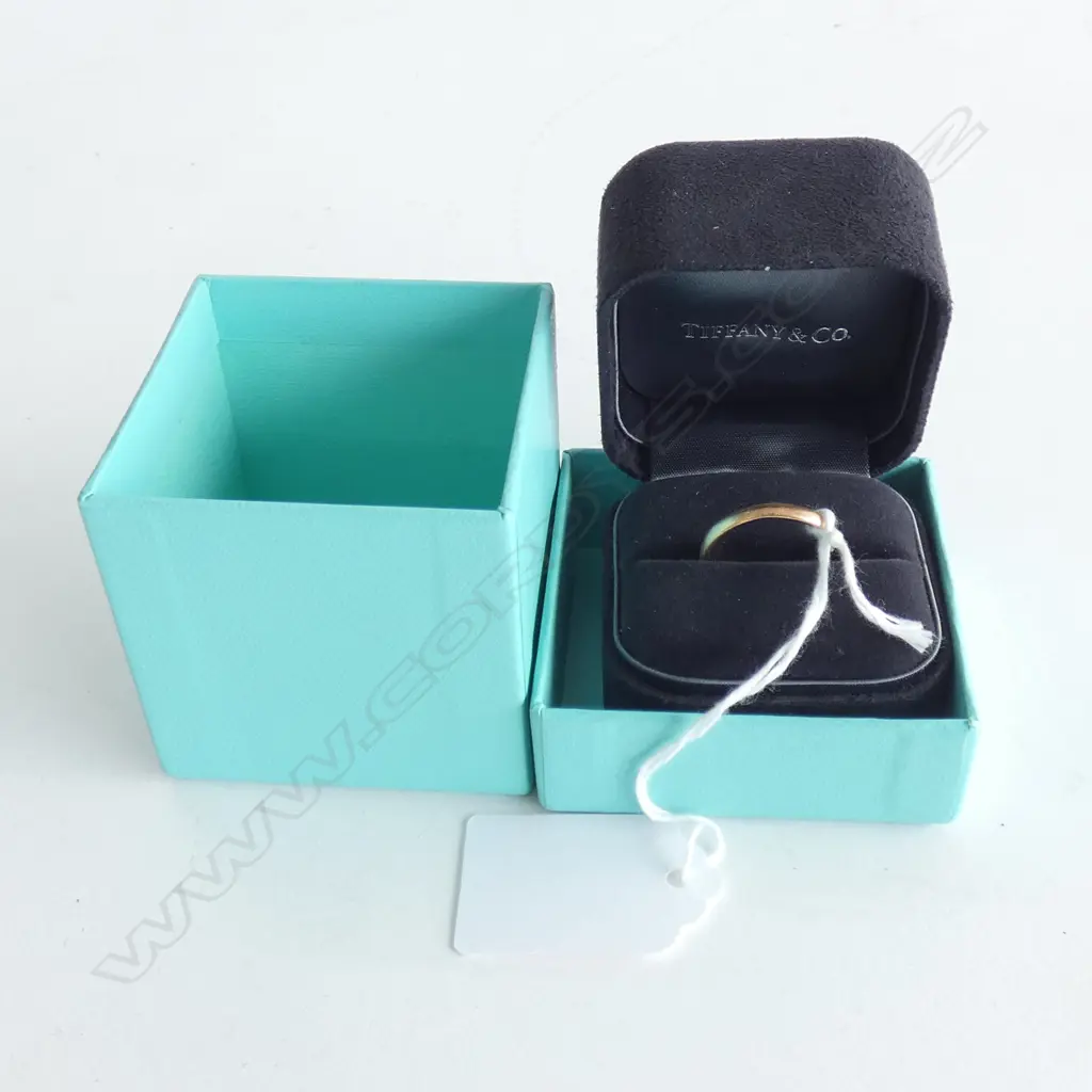 18CT GOLD TIFFANY & CO. BAND 3.42gm (BOXED) Image 1++