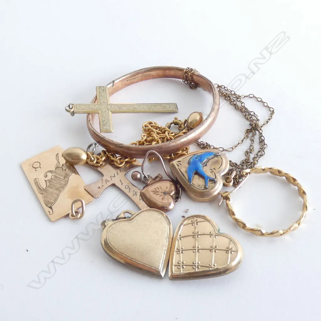 SMALL BAG SCRAP GOLD AND GOLD PLATE 4.6gm of gold Image 1++