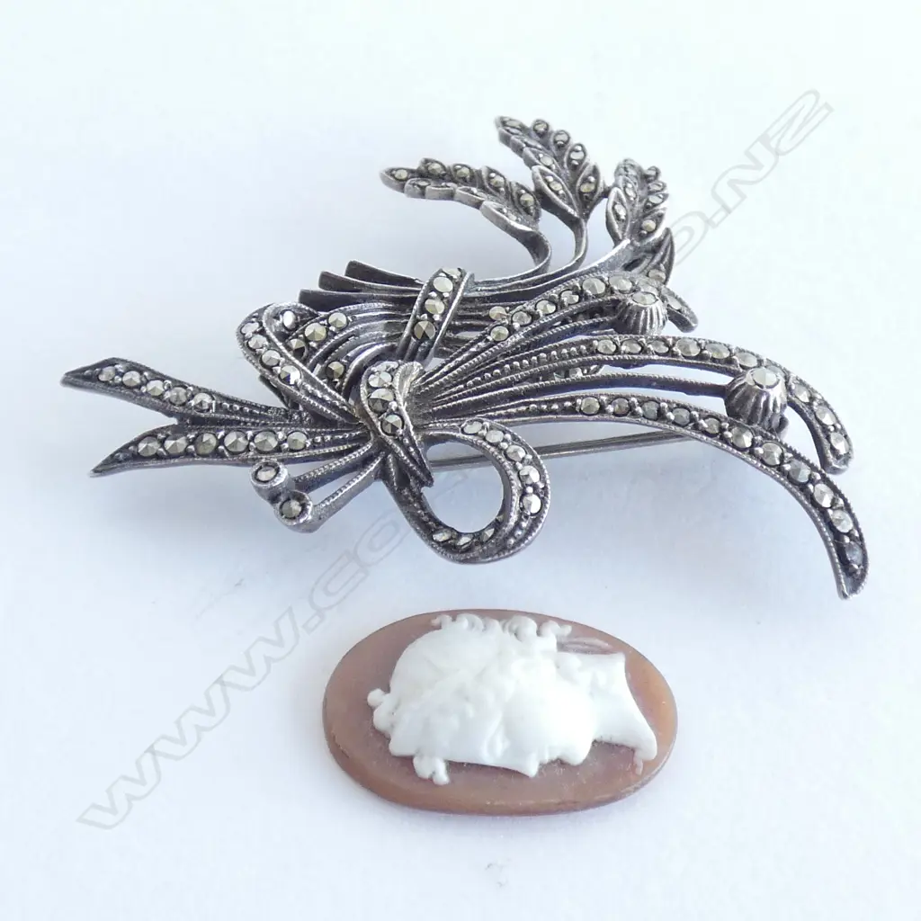 TWO SILVER MARCASITE BROOCHES AND UNSET CAMEO Image 1++