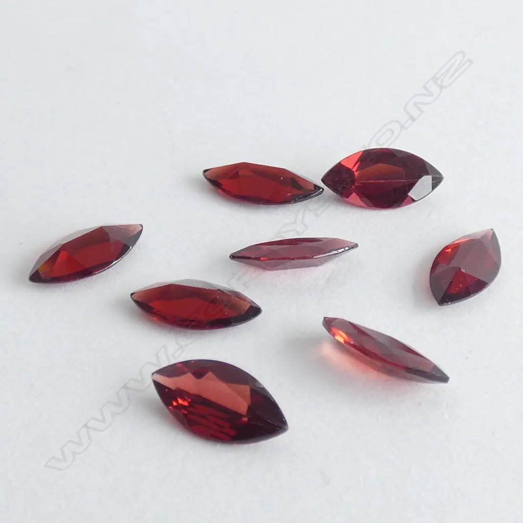 10CT FACETED GARNETS, NAVETTE SHAPE Image 1++