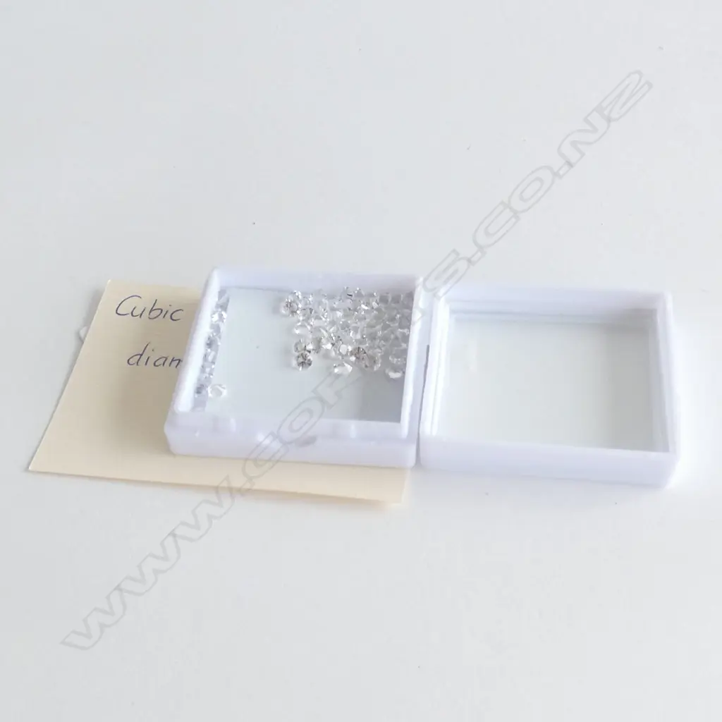 4mm dia CUBIC ZIRKONIA Image 1++