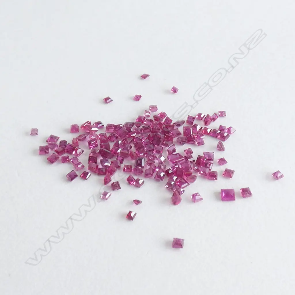 10CT FACETED RUBIES, SQUARE Image 1++
