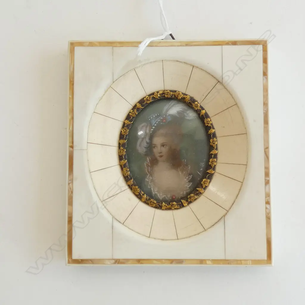 OLD PORTRAIT MINIATURE OF A WOMAN IVORY FRAME 100 X 90 Image 1++