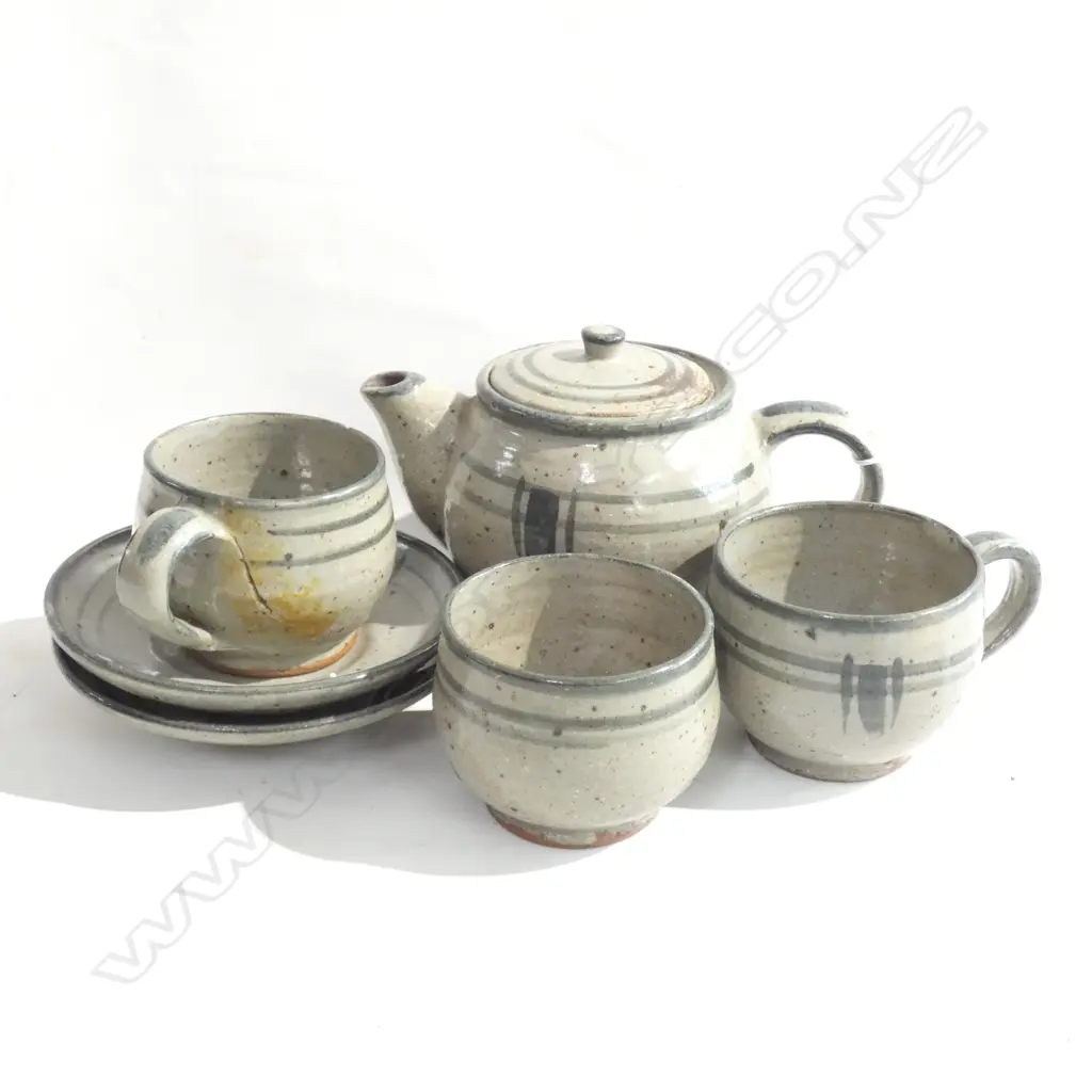 STUDIO POTTERY TEAPOT, SUGAR & 2x C/S AF... Image 1++
