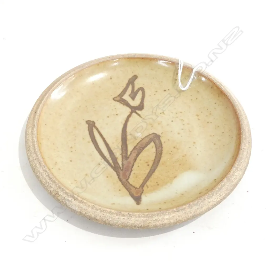 STUDIO POTTERY SMALL DISH POTTER'S MARK 'K'. Dia.140mm Image 1++