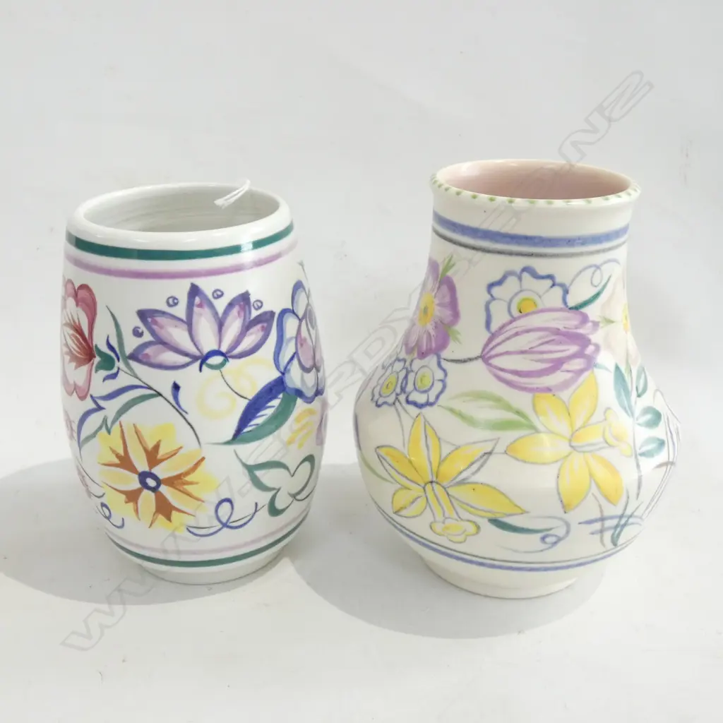 2 HAND PAINTED POOLE VASES H.175mm Image 1++