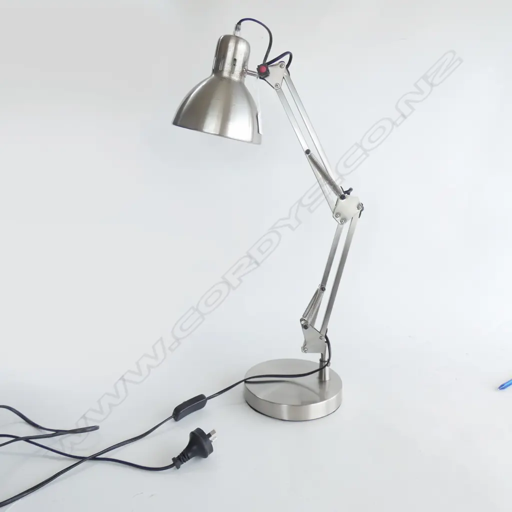 SILVER METAL ANGLEPOISE LAMP  Image 1++