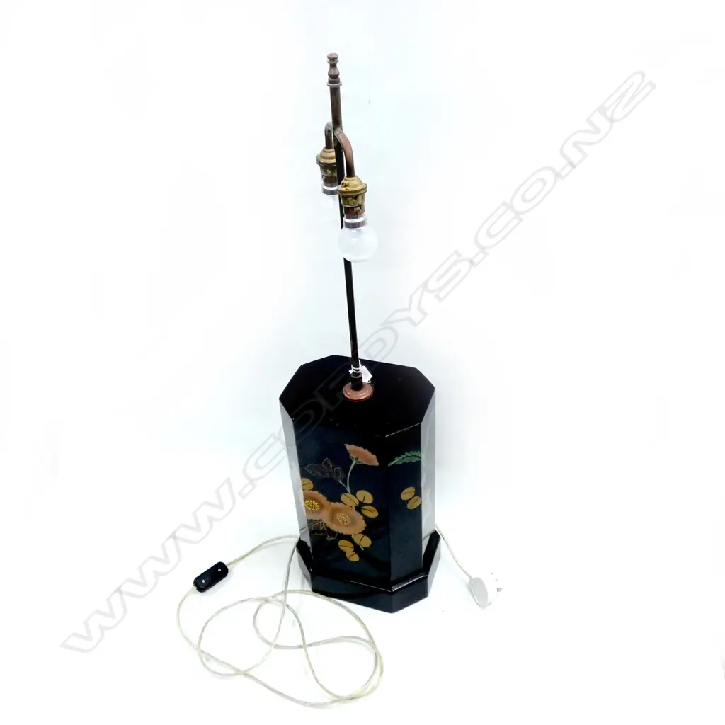 BLACK LACQUER LAMP NO SHADE H.800mm Image 1++