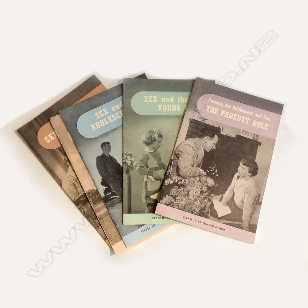 5 VINTAGE SEX EDUCATION PAMPHLETS Image 1++