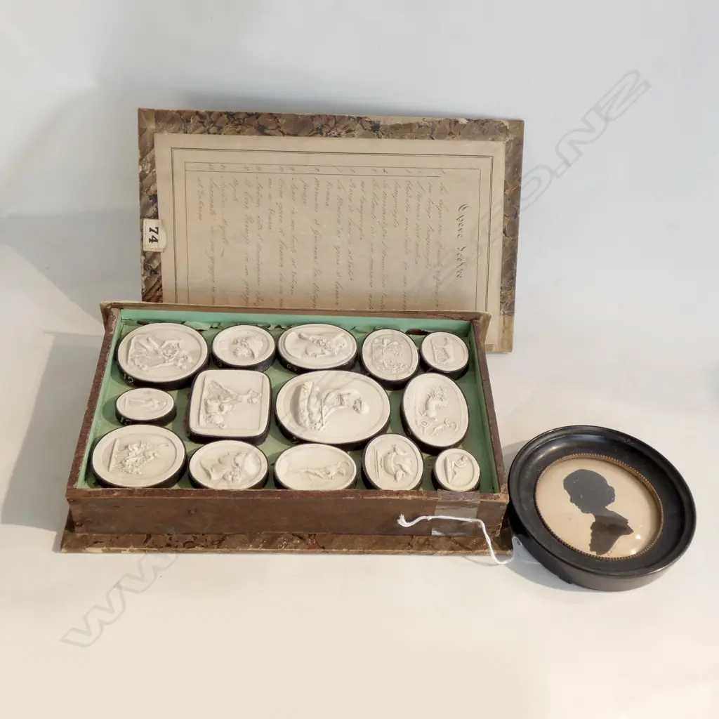 BOX OF CAMEOS AS AN OLD BOOK + SIGNED CUT PAPER SILHOUETTE PORTRAIT 115mm dia Image 1++
