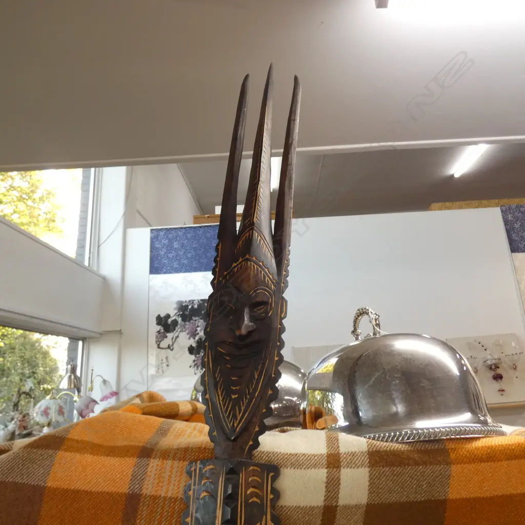  PNG LONG FORKED CARVINGS W MASK HIGHLIGHTS L2500mm. Image 1++