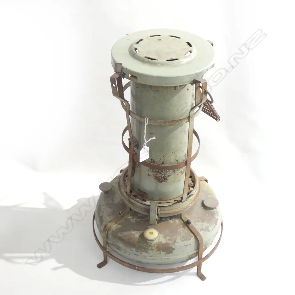 OLD ENAMEL KEROSENE HEATER AF Image 1++